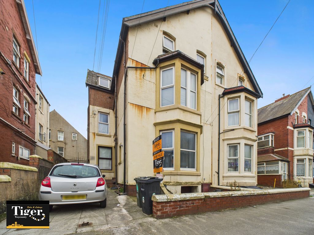 Property photo 1 of 9 Cam02176G0-Pr0707-Still009