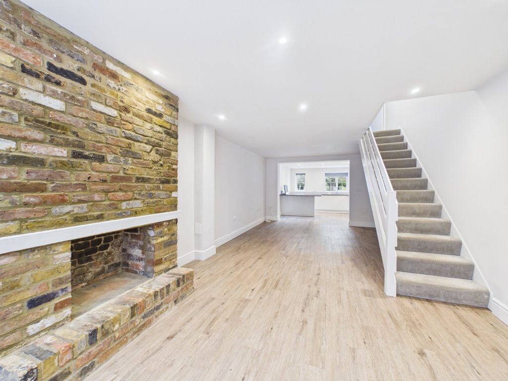 Property photo 3 of 17 Open Plan