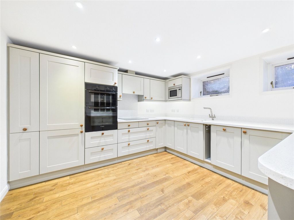 Property photo 2 of 10 Picture No. 02