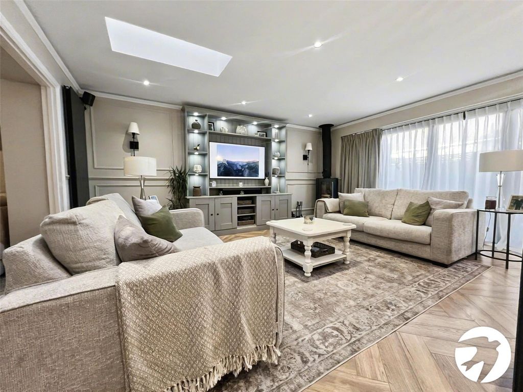 Property photo 3 of 18 Reception One