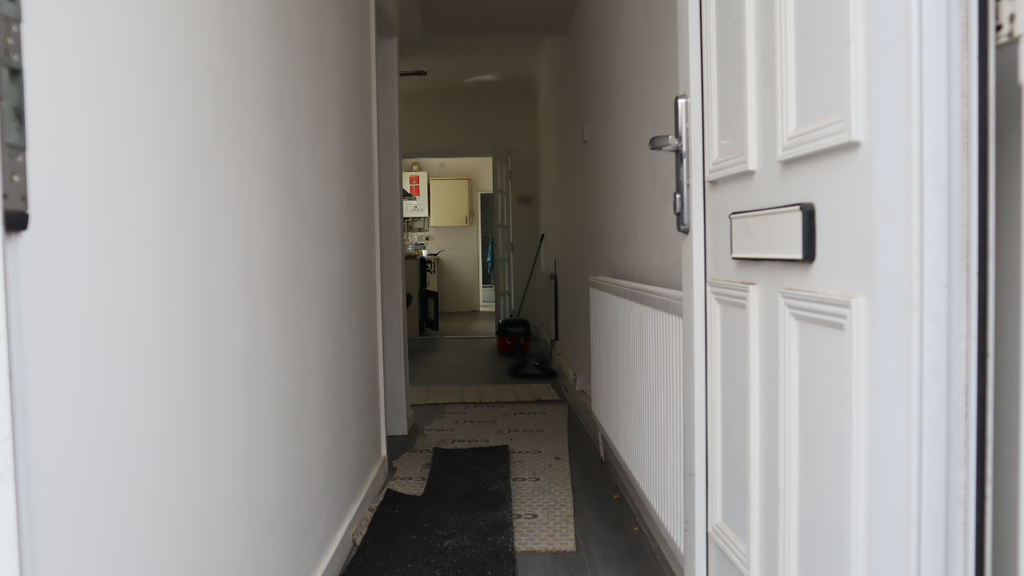 Property photo 2 of 27