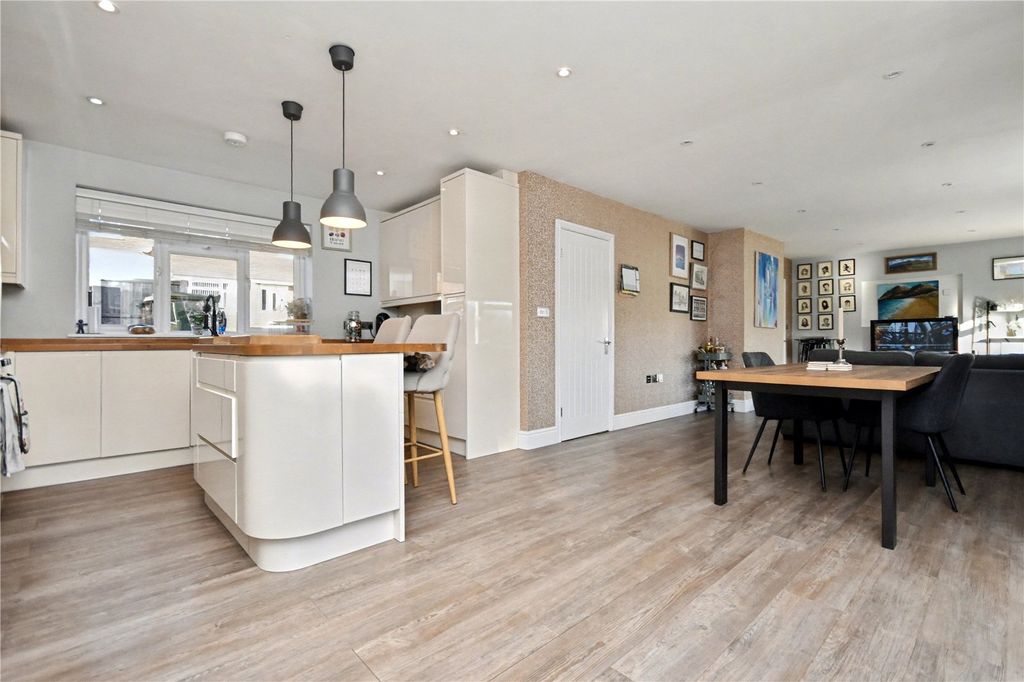 Property photo 2 of 18 Picture No. 06