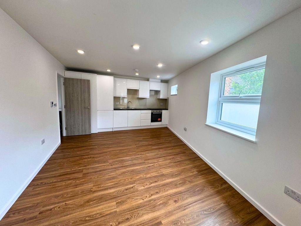 Property photo 1 of 8 Kitchen