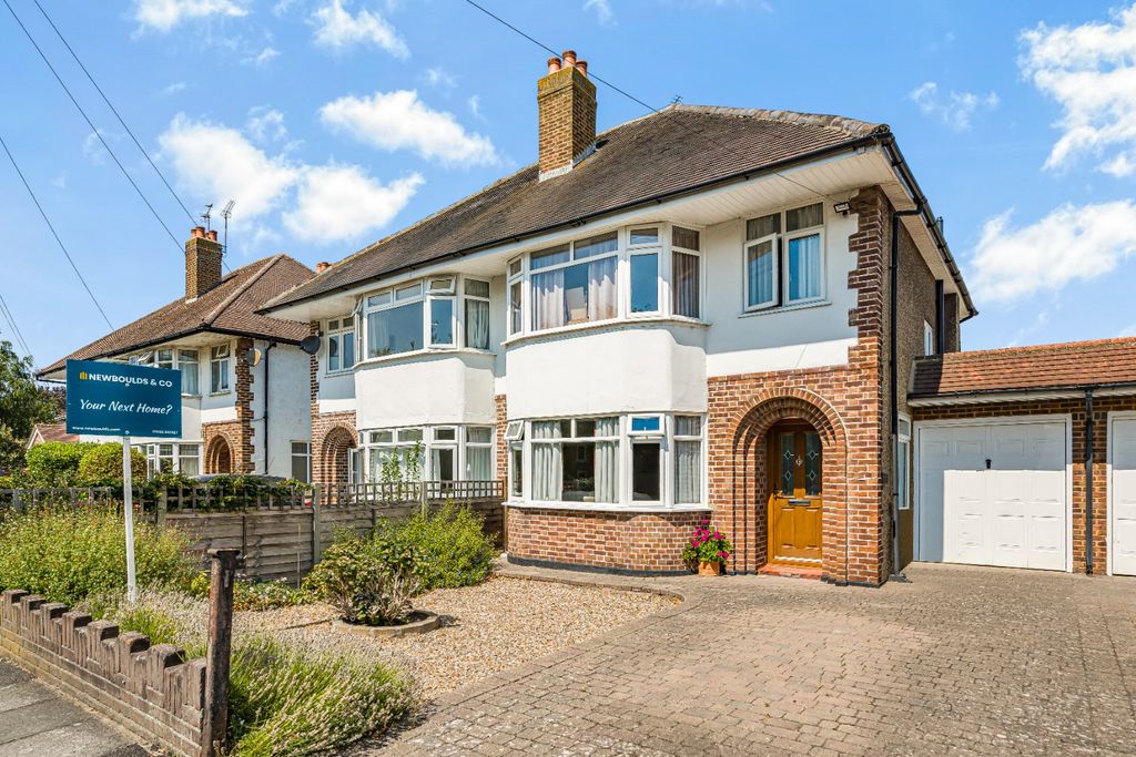 Property photo 1 of 12 5121721