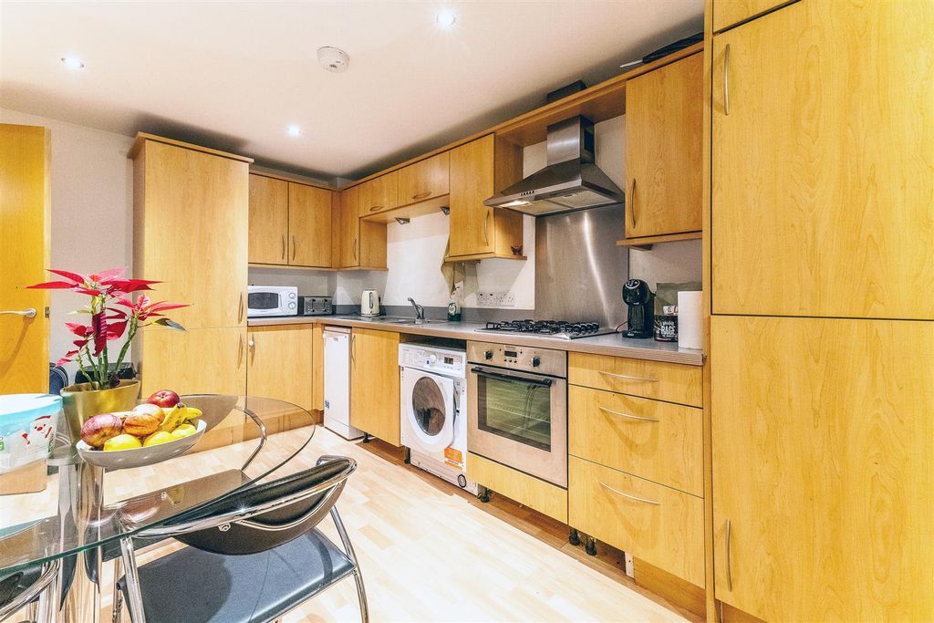 Property photo 3 of 11