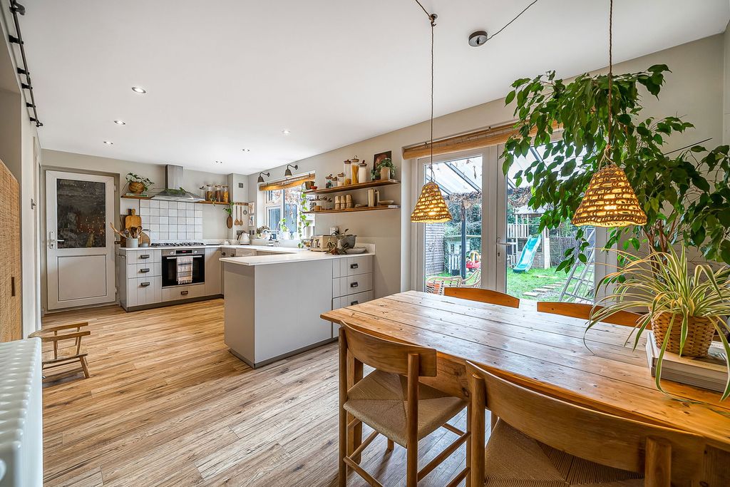 Property photo 1 of 29