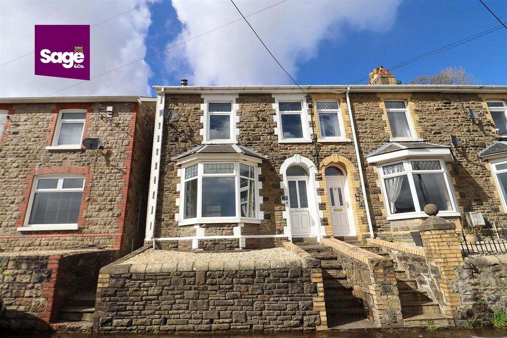 Property photo 1 of 26 81Manorrd-2.Jpg