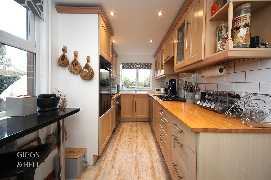 Property photo 3 of 26 4783702