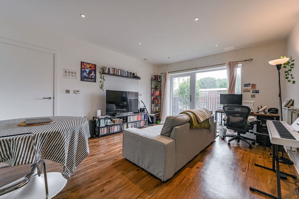 Property photo 2 of 13