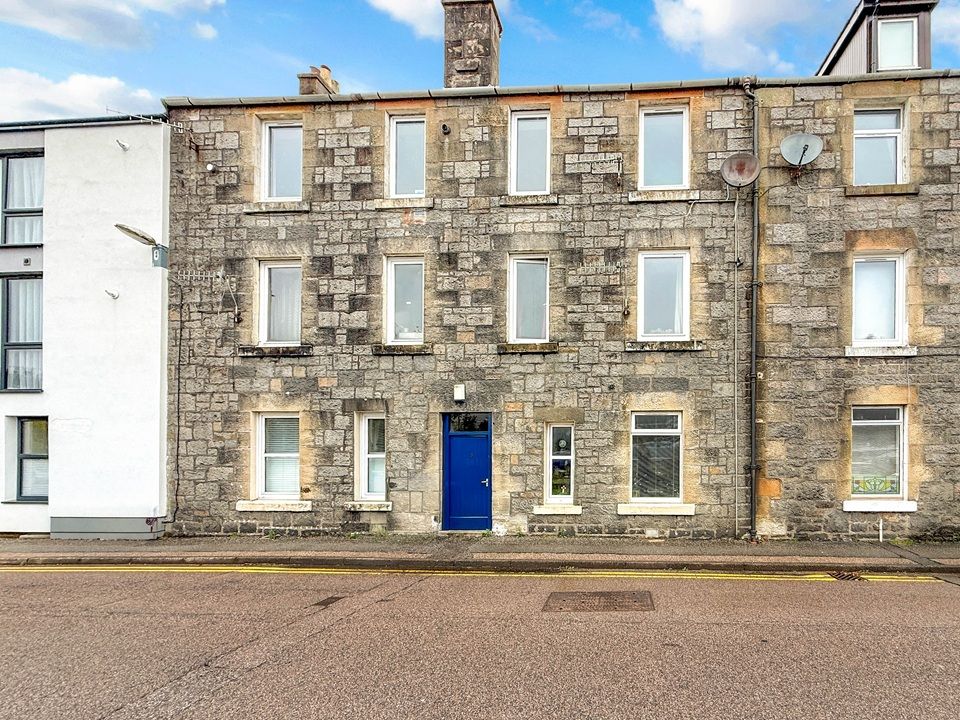 Property photo 1 of 12