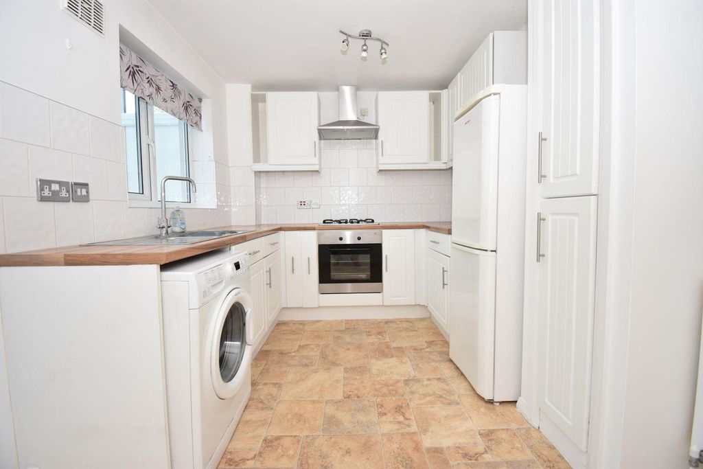 Property photo 2 of 12 Hc Kitchen.Jpg