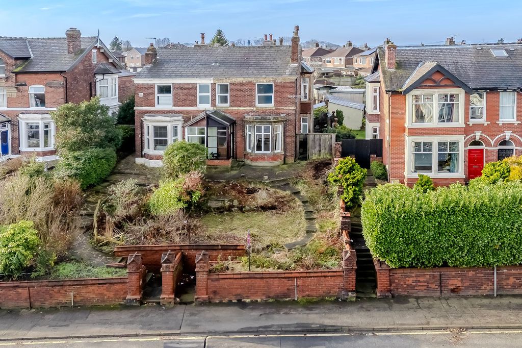 Property photo 1 of 49 Photo 4