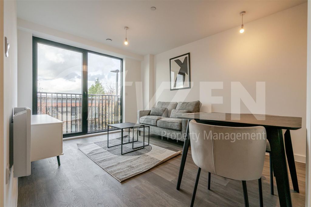 Property photo 1 of 10 Reception