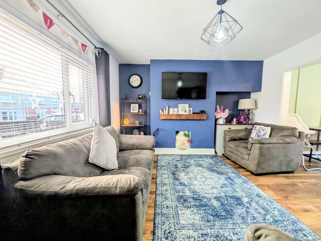 Property photo 3 of 14 1000003973