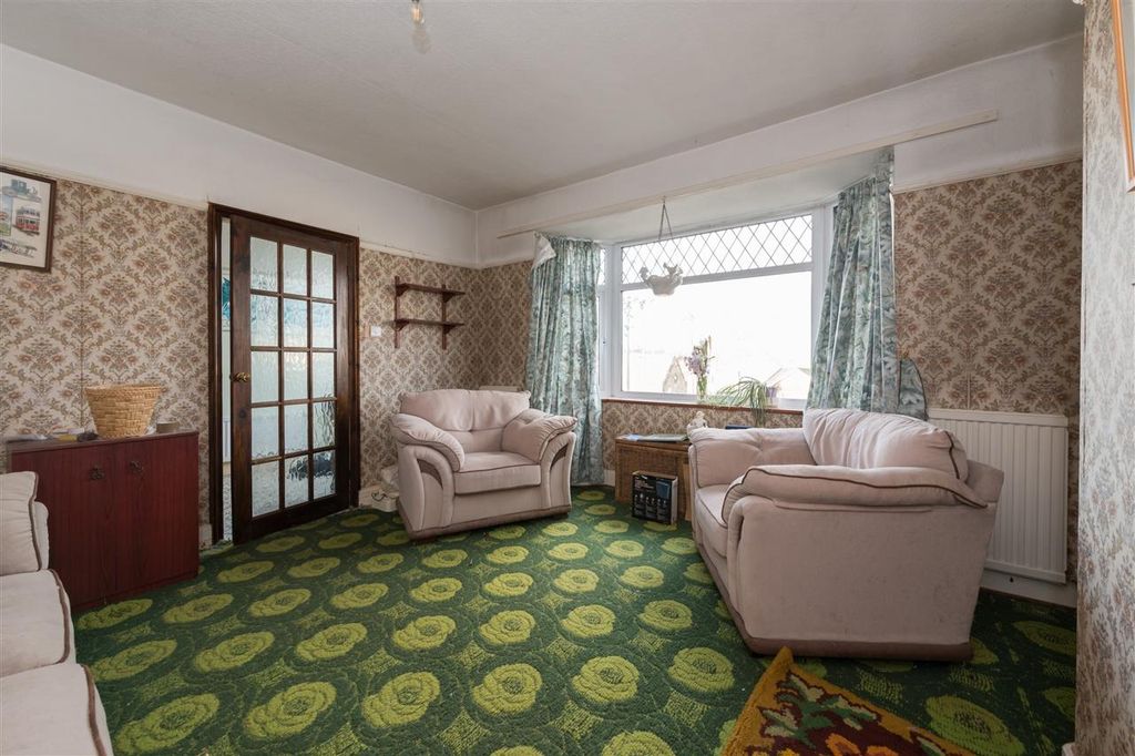 Property photo 3 of 18