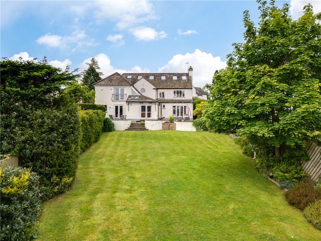 Property photo 2 of 32 Extensive Gardens