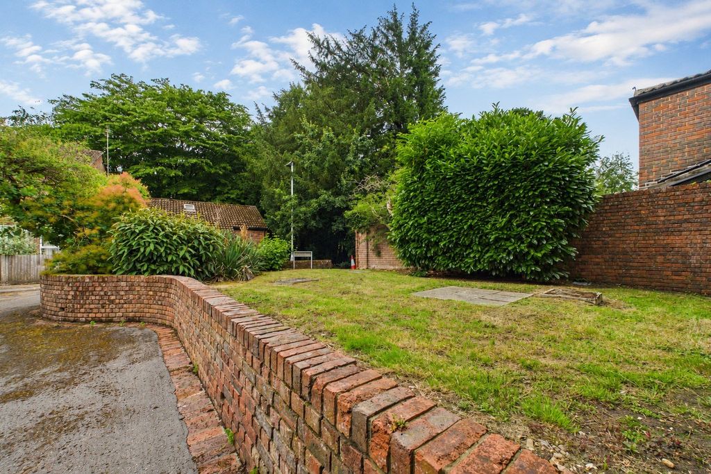 Property photo 1 of 5 Picture No. 17