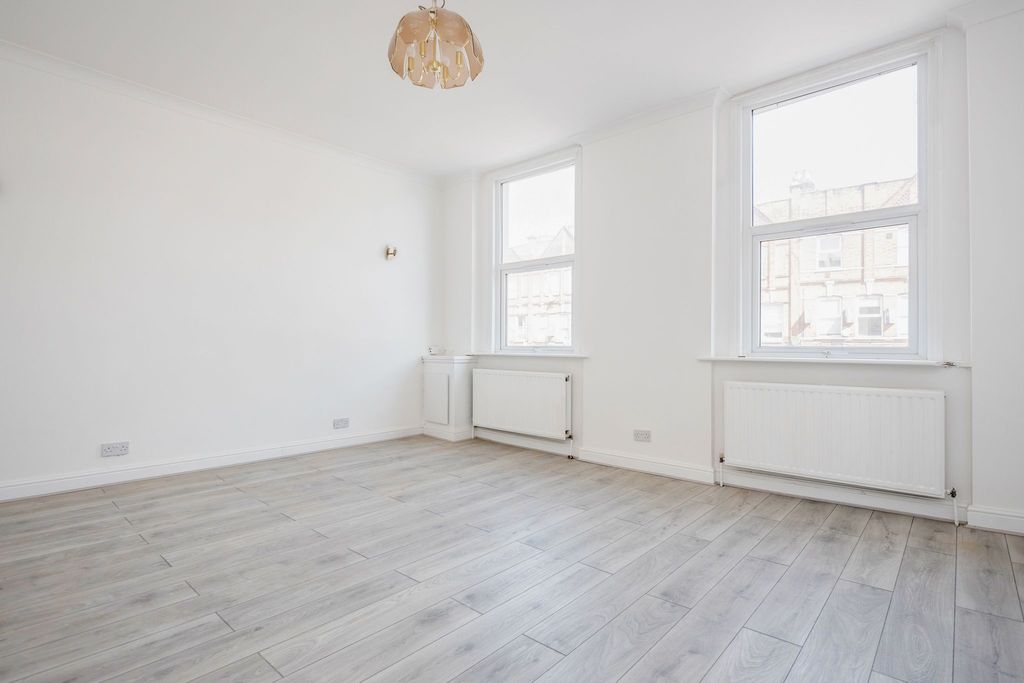Property photo 2 of 30