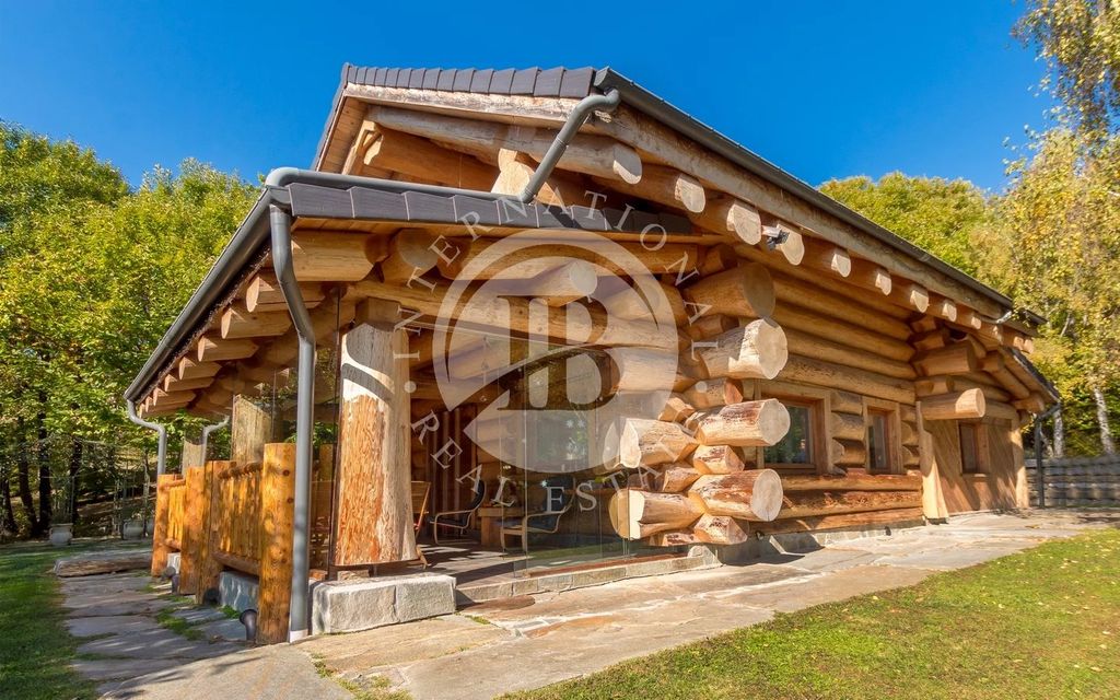 Property photo 2 of 34