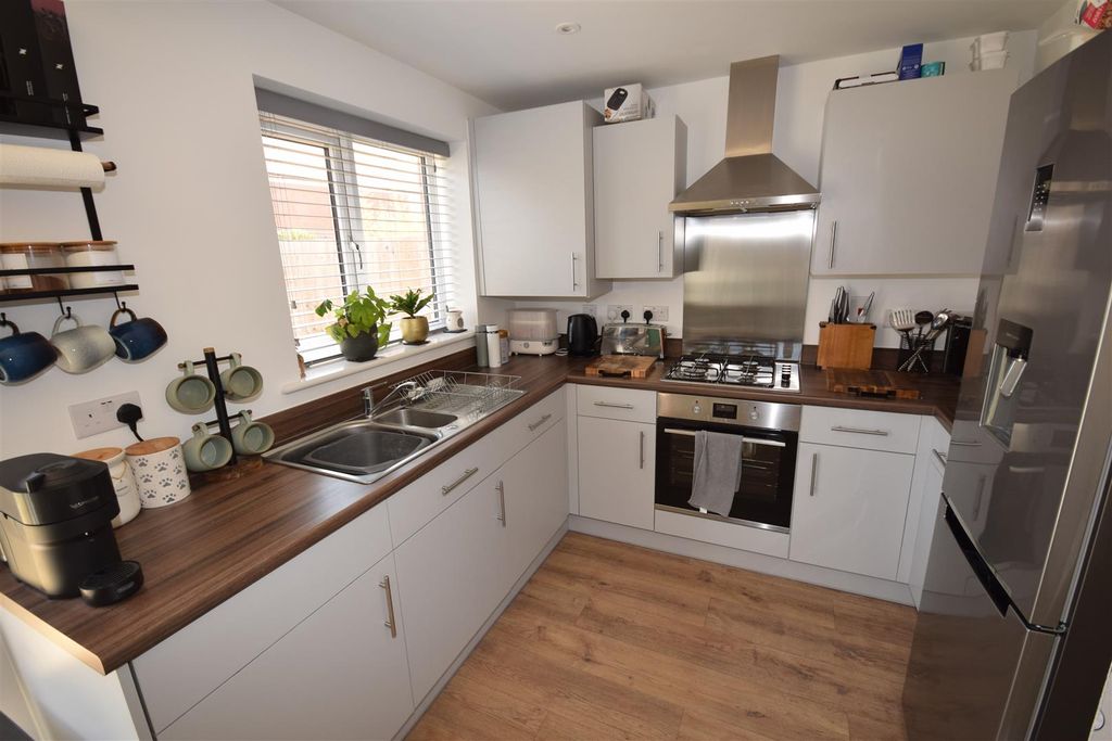 Property photo 3 of 14 Kitchen/ Diner