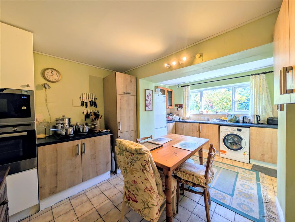 Property photo 3 of 20