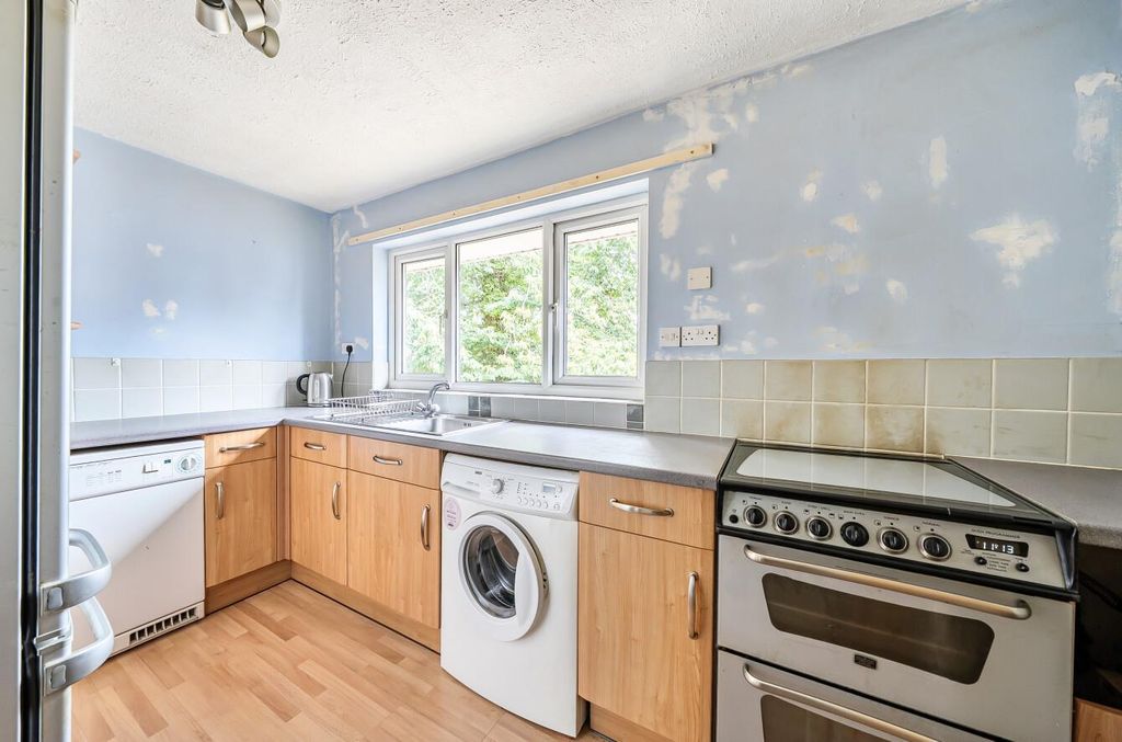 Property photo 3 of 15 196 Hiltingbury Road (11).Jpg