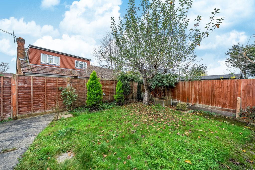 Property photo 2 of 10 1383324-8-691F209...