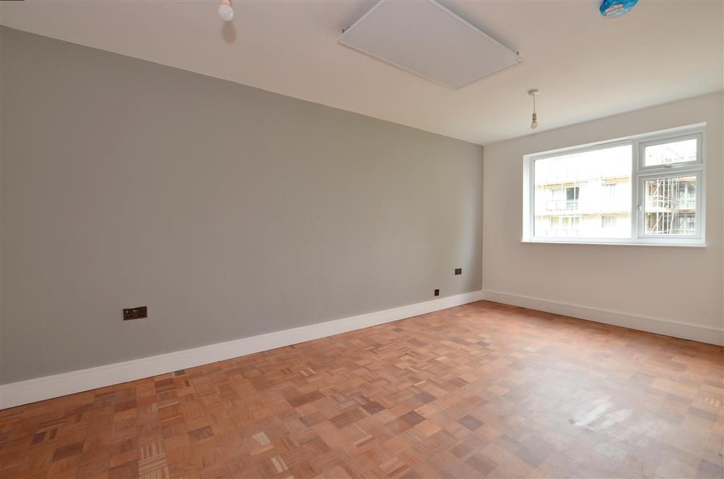 Property photo 3 of 11 Kitchen/ Living Room