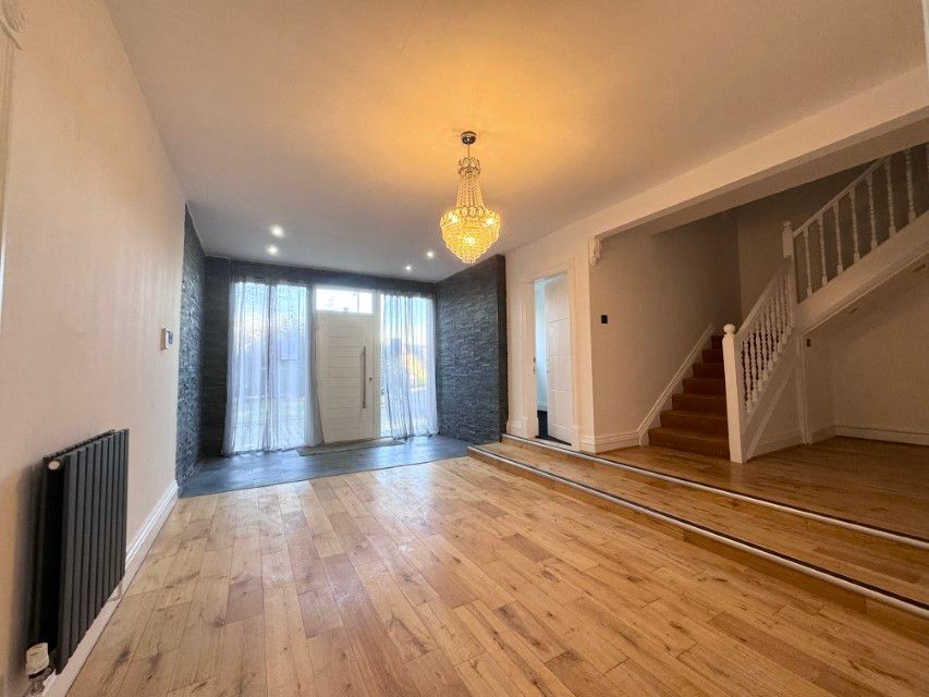 Property photo 2 of 33