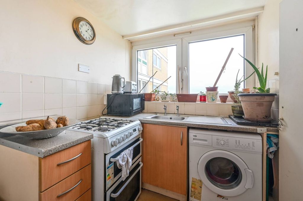 Property photo 3 of 4