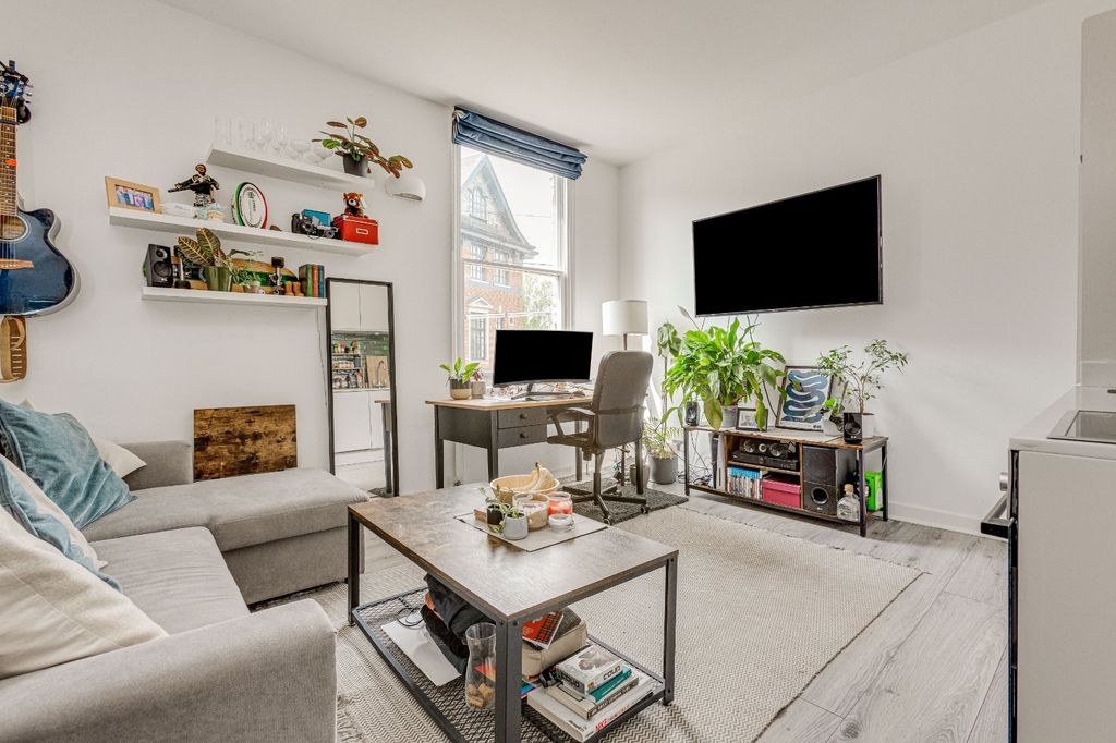 Property photo 1 of 6