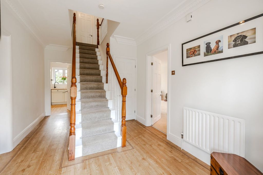 Property photo 2 of 24 Hall