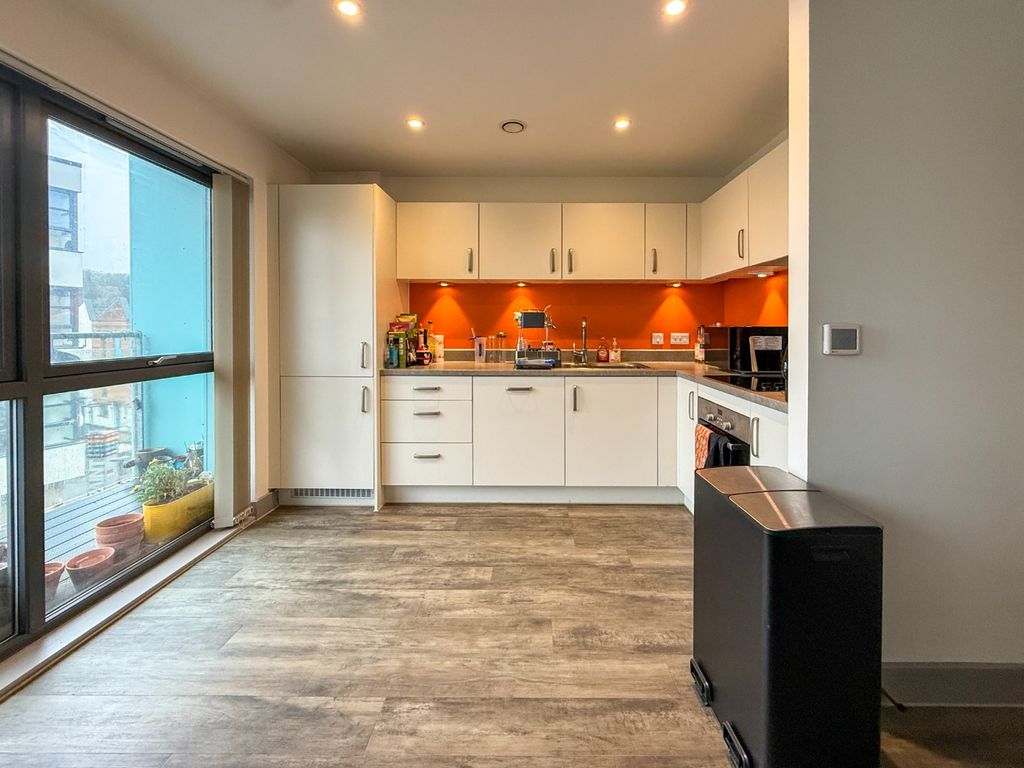 Property photo 3 of 13 4700107