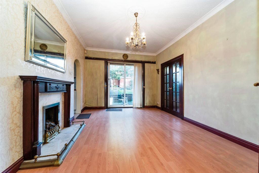 Property photo 2 of 16