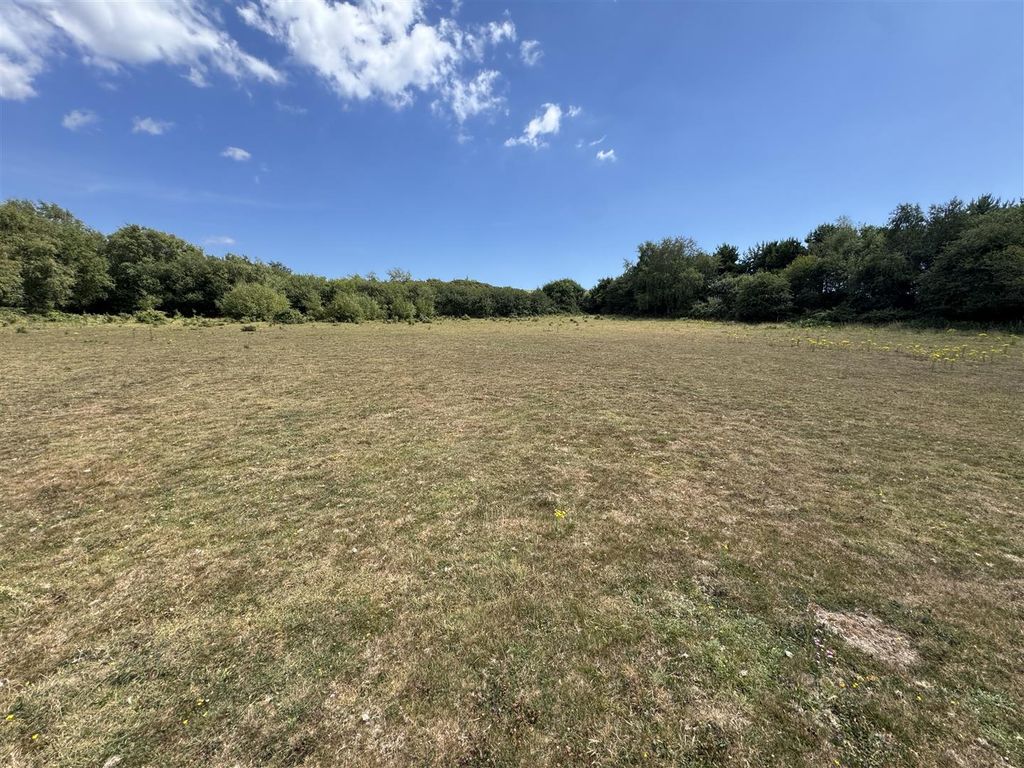 Property photo 1 of 6 Land At Corfe Mullen