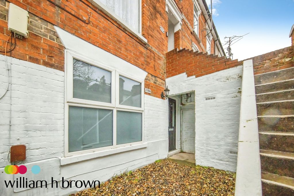 Property photo 1 of 9 Front