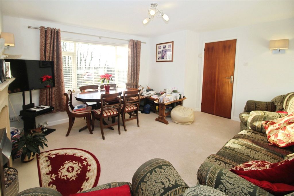 Property photo 3 of 16 Picture No. 14