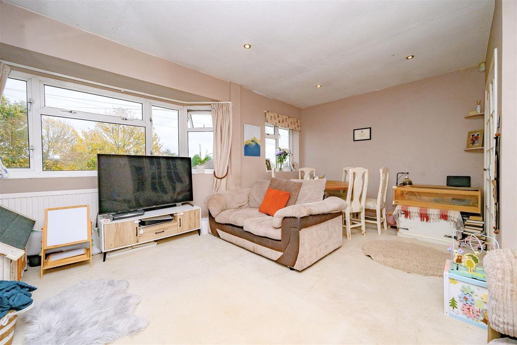 Property photo 2 of 12 Living Room