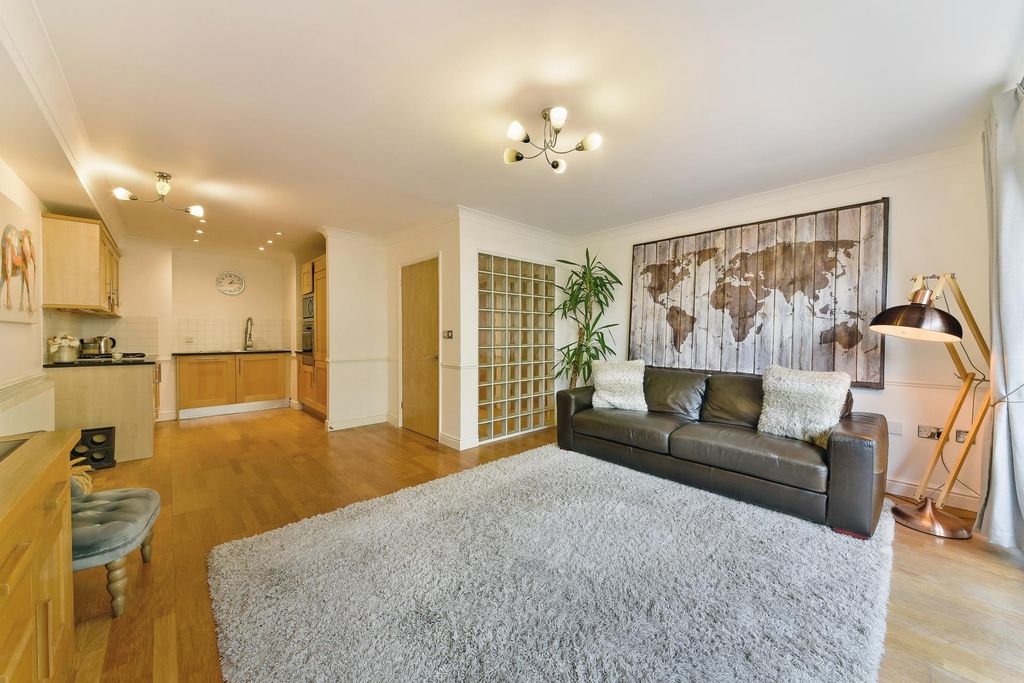 Property photo 3 of 12