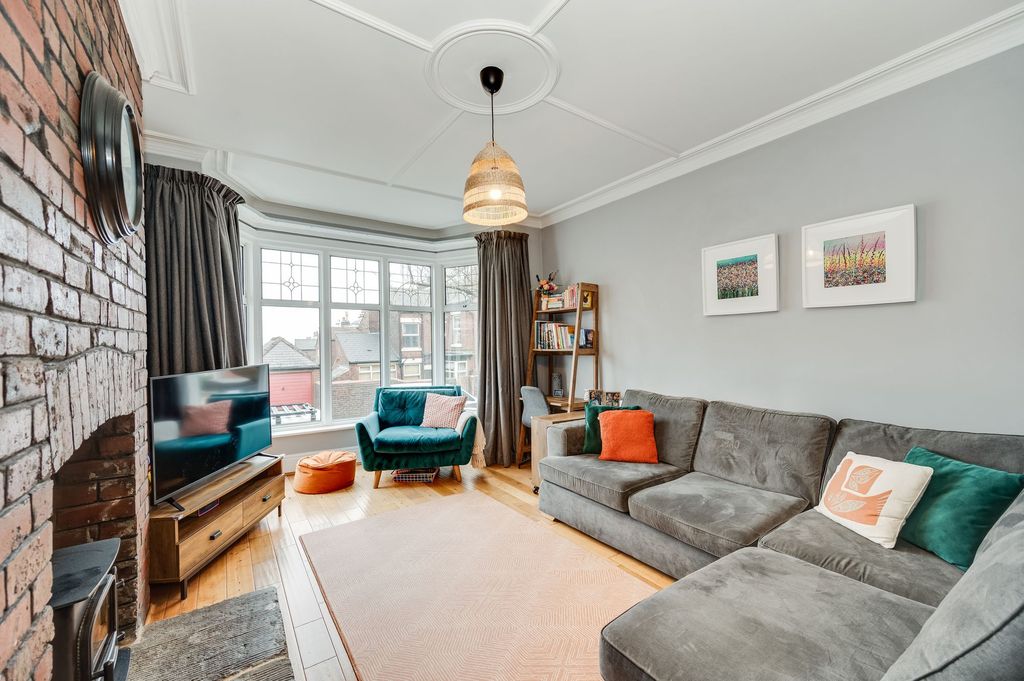 Property photo 2 of 35