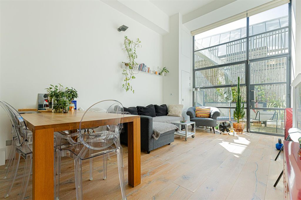 Property photo 3 of 26 Citygate House (8).Jpg