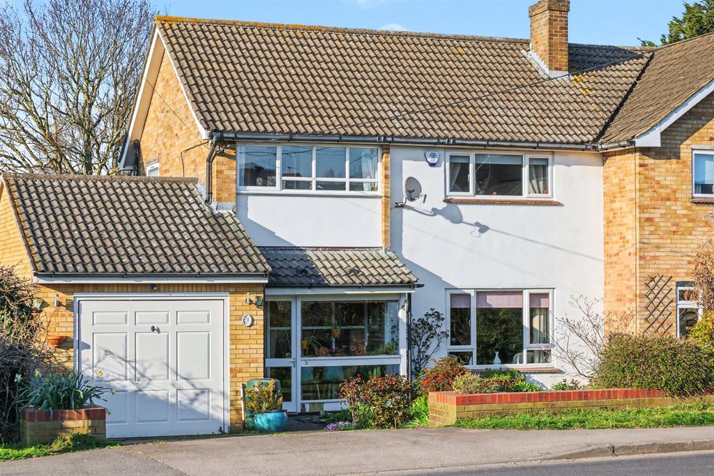 Property photo 2 of 27