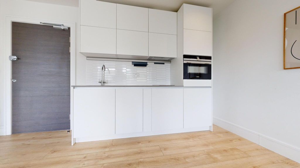 Property photo 2 of 17 Kitchen