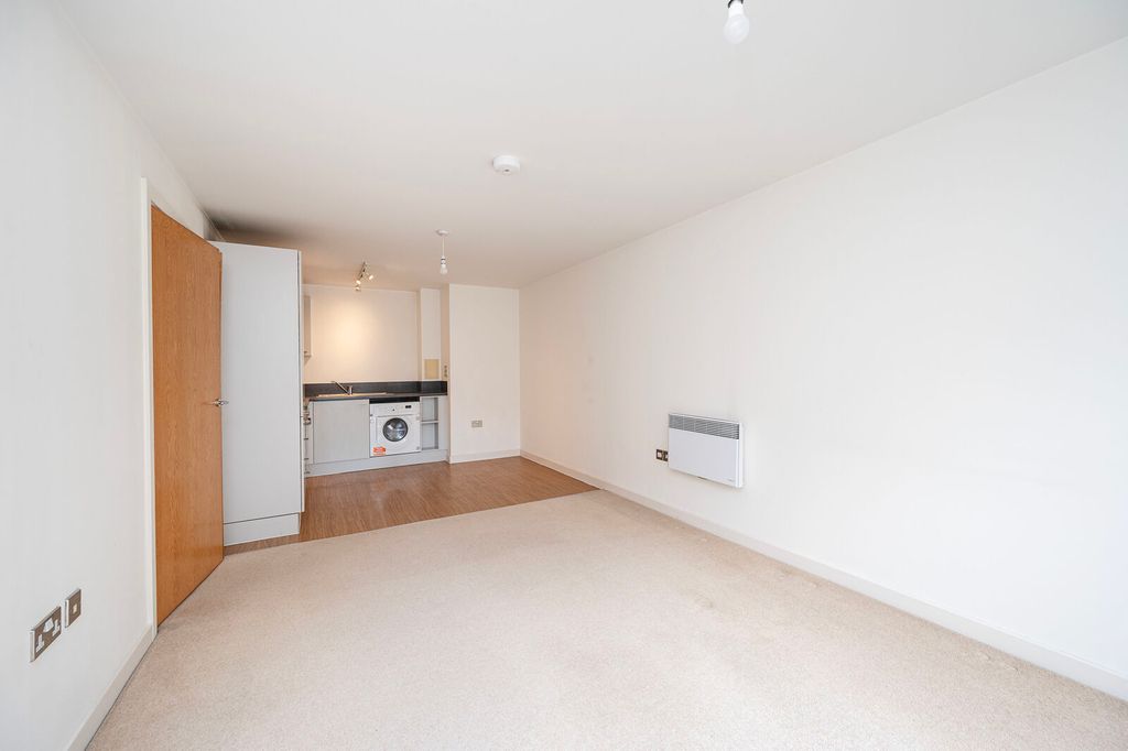 Property photo 3 of 9