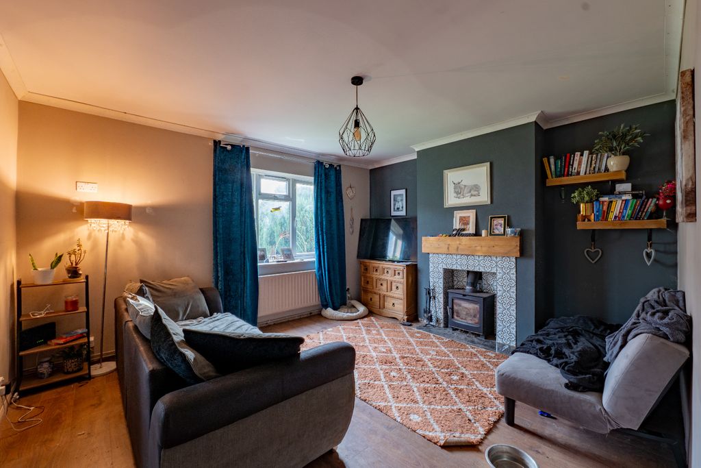 Property photo 2 of 14 4605623