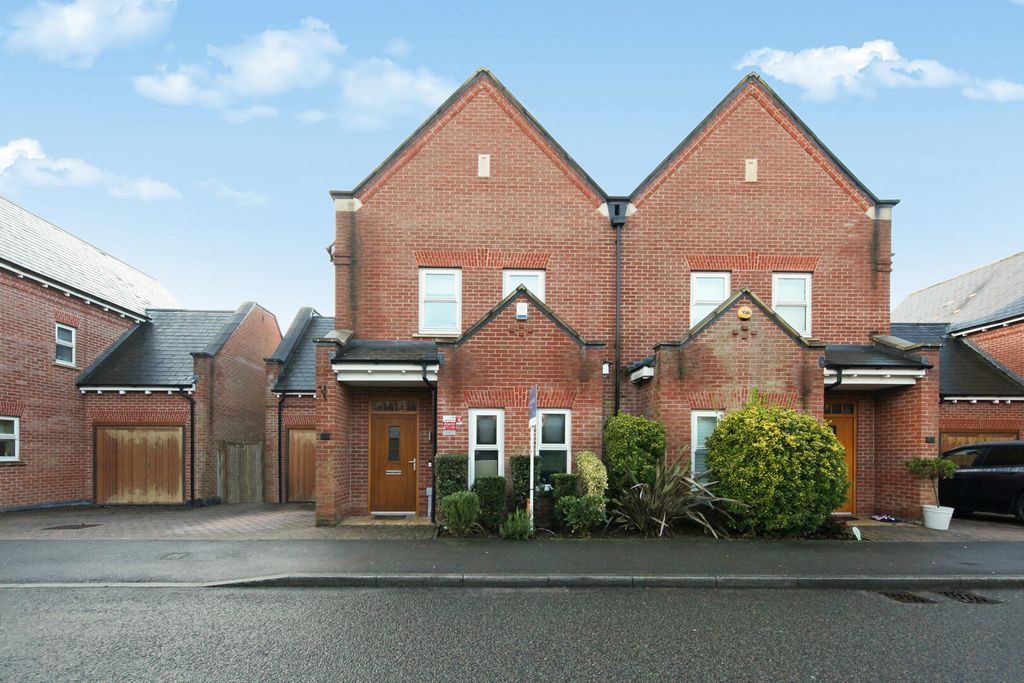 Property photo 1 of 23 Front (Exterior)