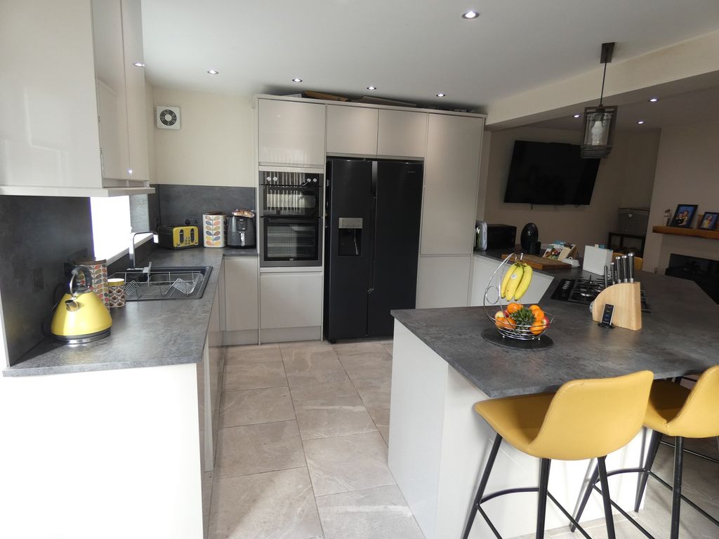 Property photo 3 of 17 Kitchen-Diner