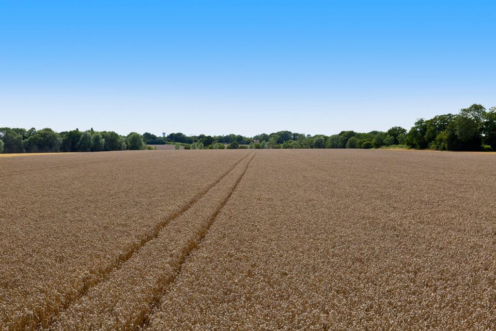 Property photo 1 of 3 Lot 4