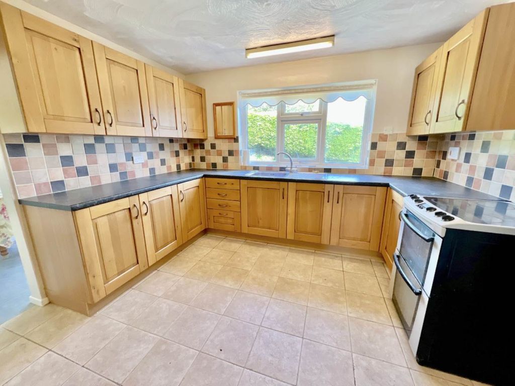 Property photo 2 of 17 Kitchen