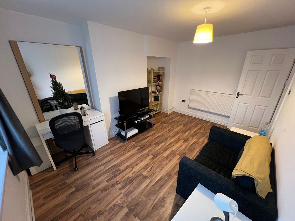 Property photo 3 of 13